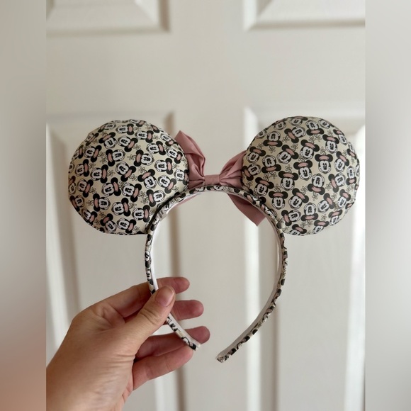 Aldi Exclusive Disney Parks Minnie Mouse Ears Mickey 2024 Pink All Over Print - Picture 3 of 4